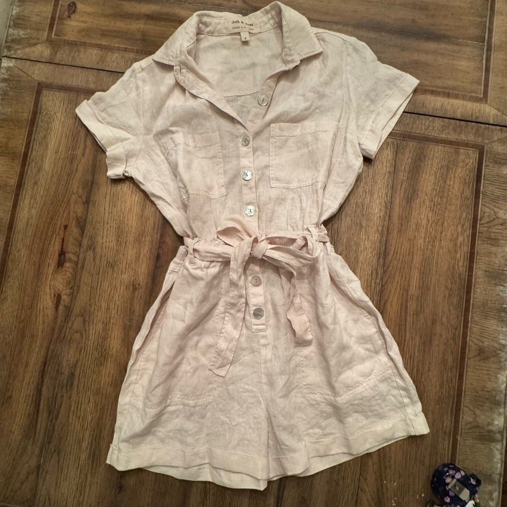 Anthropologie Cloth and Stone Beige Cream Khaki 100% linen romper NWOT S Small